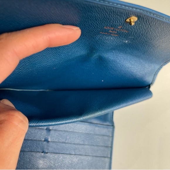 Louis Vuitton Epi Wallet - Picture 10 of 16